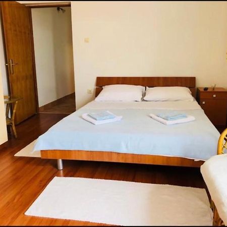 Appartement Danijel à Vir Extérieur photo