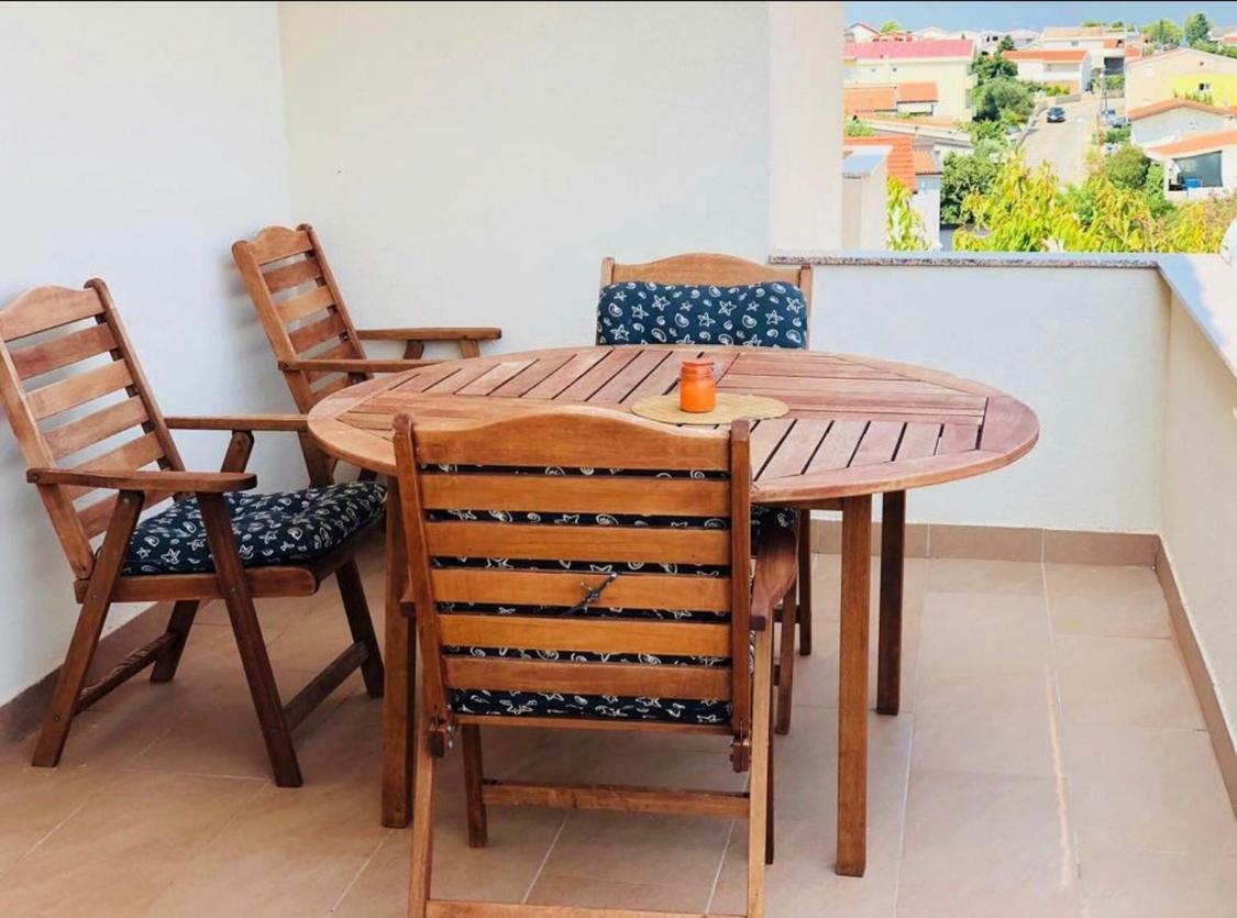 Appartement Danijel à Vir Extérieur photo